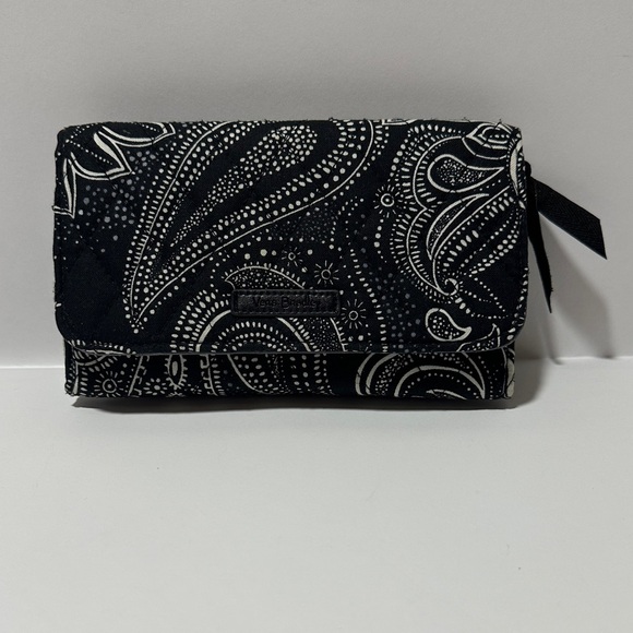 Vera Bradley RFID Wallet – Stellar Paisley Black & White (Retired Pattern 2023) - Picture 2 of 7